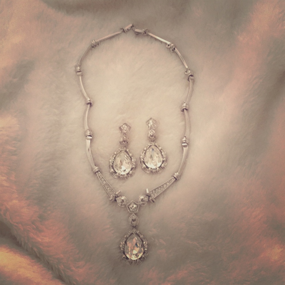 Marie Antoinette’s smithsonian replica jewelry